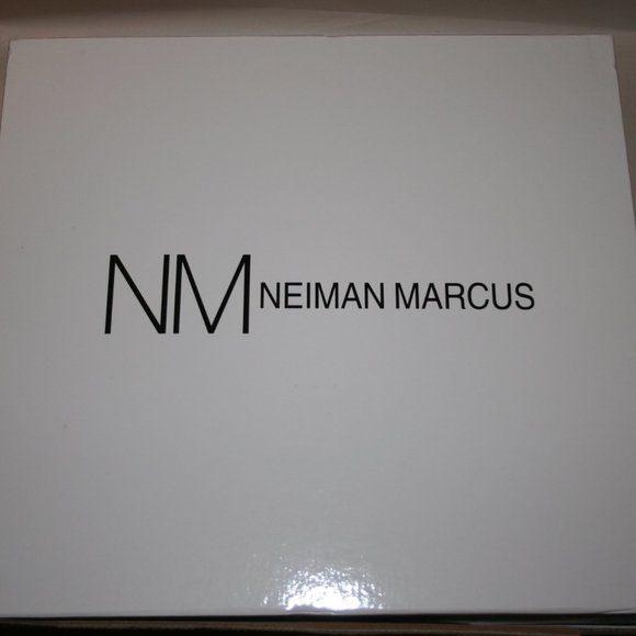 NEIMAN MARCUS Bucasia Floral Brocade Booties 6B - Picture 7 of 8